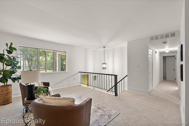 25154 Westmoreland Drive, Farmington Hills, MI 48336