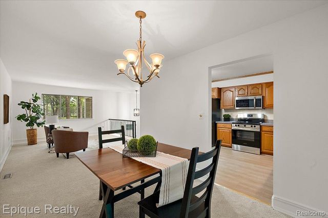 25154 Westmoreland Drive, Farmington Hills, MI 48336