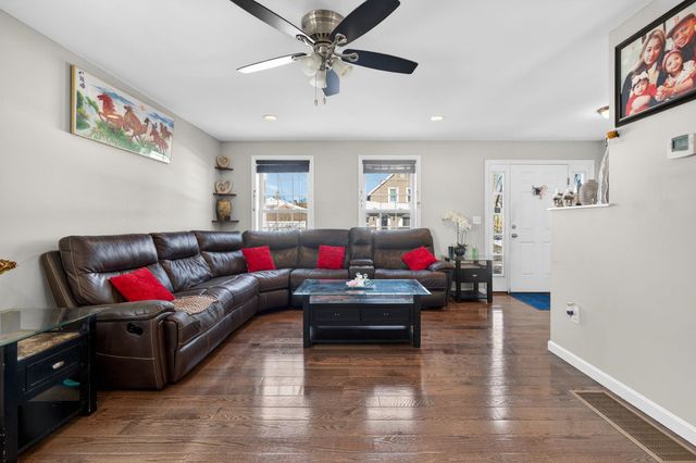 73 King Street, Nashua, NH 03060