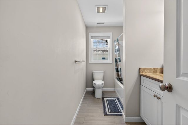 73 King Street, Nashua, NH 03060