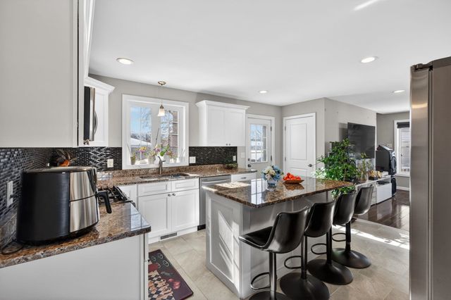 73 King Street, Nashua, NH 03060