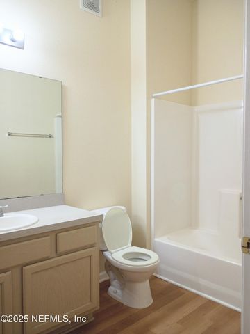 6106 MAGGIES Circle 106, Jacksonville, FL 32244