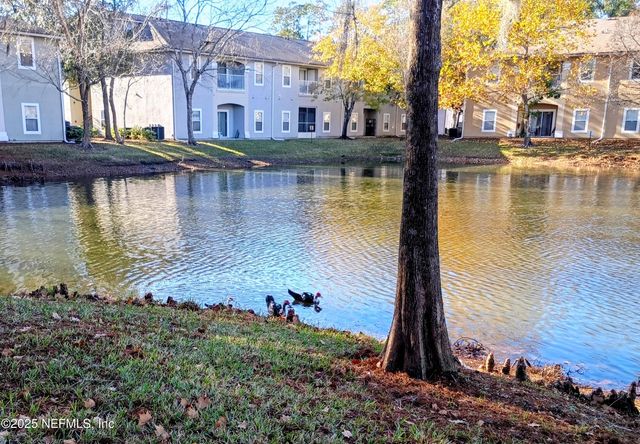 6106 MAGGIES Circle 106, Jacksonville, FL 32244