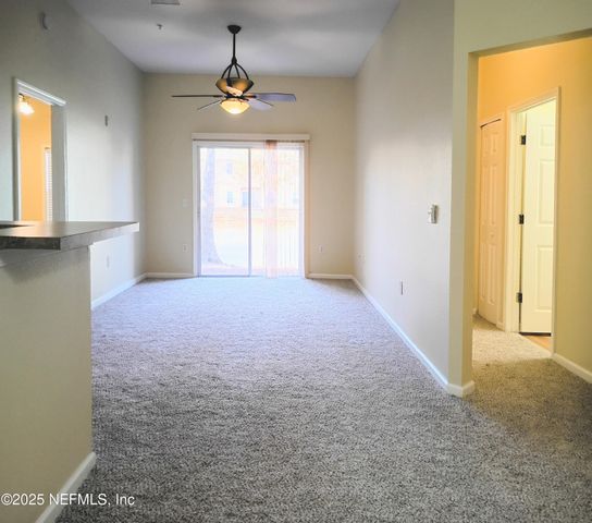 6106 MAGGIES Circle 106, Jacksonville, FL 32244