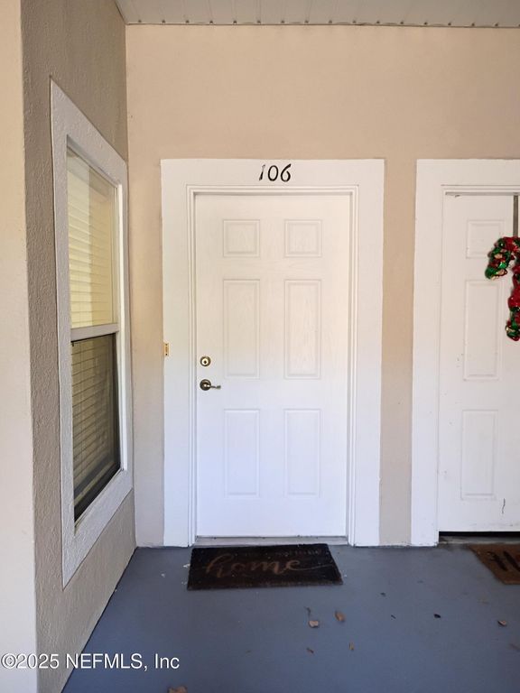 6106 MAGGIES Circle 106, Jacksonville, FL 32244