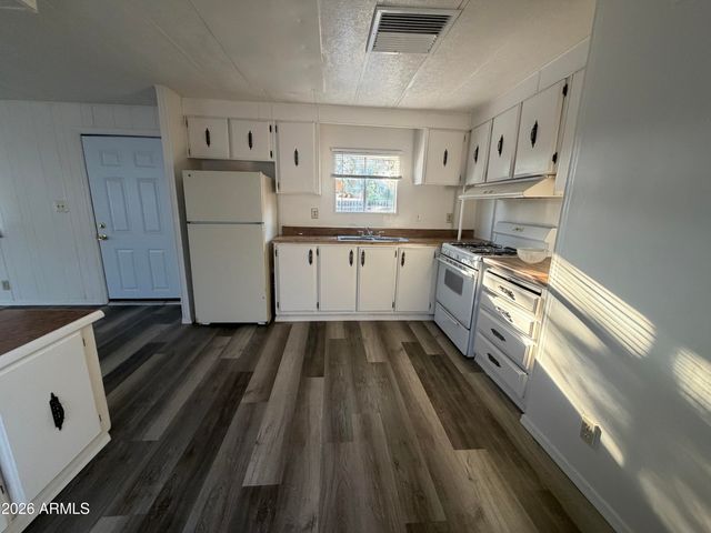 2595 S Pipe Creek Drive, Cottonwood, AZ 86326