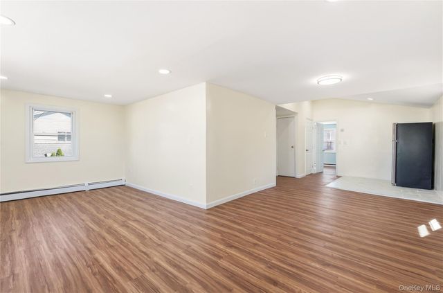 27 Piave Terrace, Lindenhurst, NY 11757