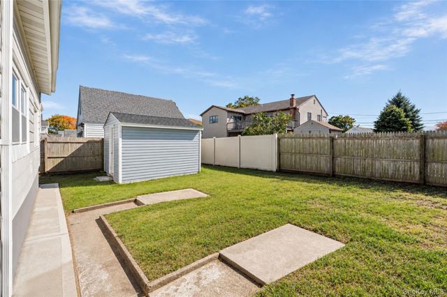 27 Piave Terrace, Lindenhurst, NY 11757