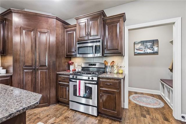 9830 N Kentucky Avenue, Kansas City, MO 64157