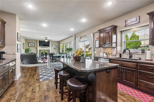 9830 N Kentucky Avenue, Kansas City, MO 64157