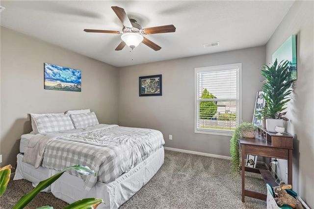 9830 N Kentucky Avenue, Kansas City, MO 64157