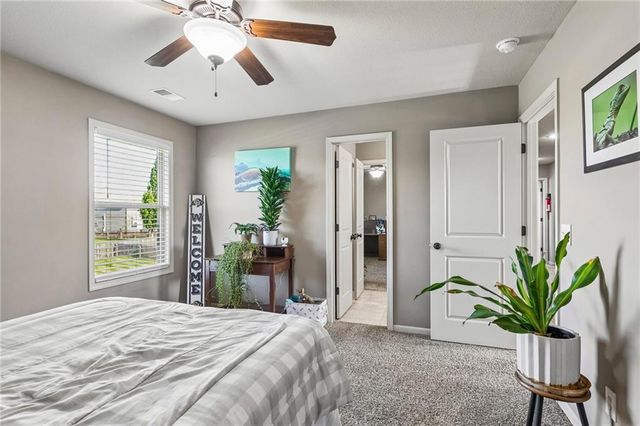 9830 N Kentucky Avenue, Kansas City, MO 64157