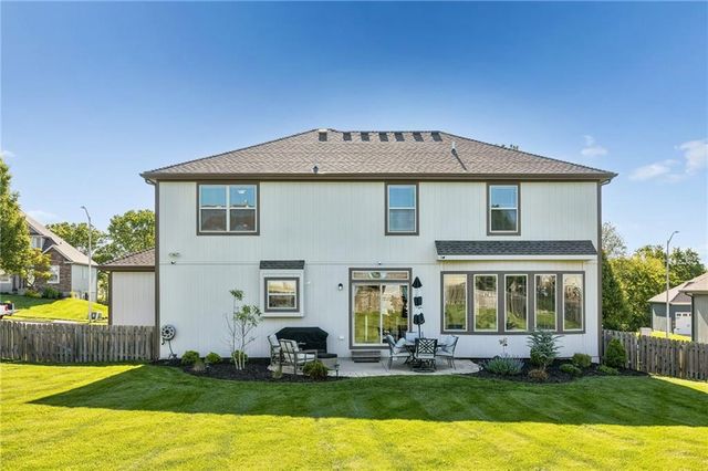 9830 N Kentucky Avenue, Kansas City, MO 64157