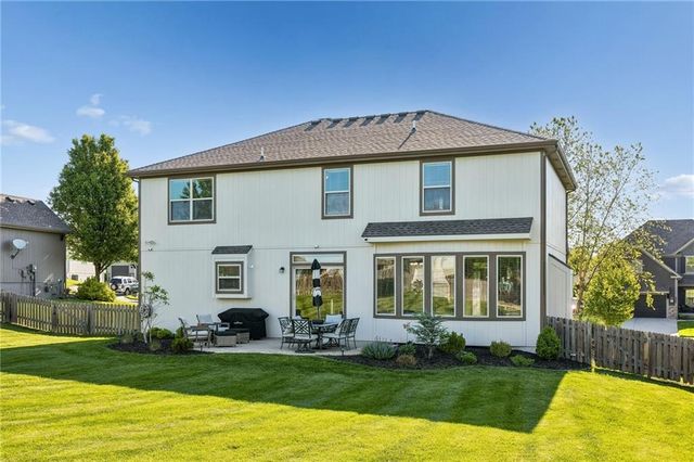 9830 N Kentucky Avenue, Kansas City, MO 64157