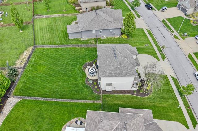 9830 N Kentucky Avenue, Kansas City, MO 64157