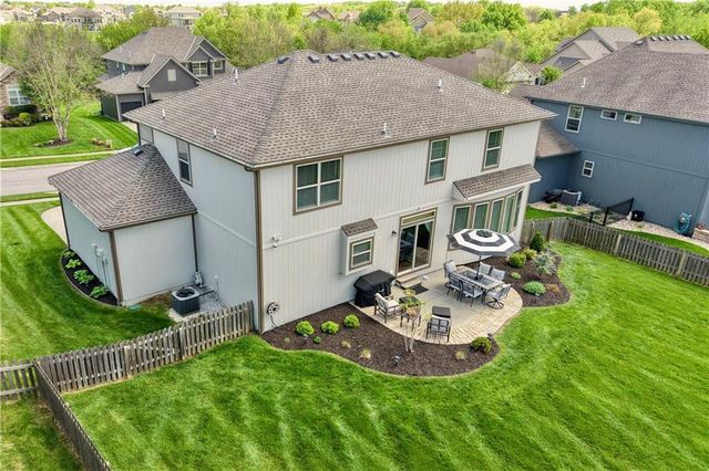 9830 N Kentucky Avenue, Kansas City, MO 64157