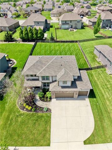9830 N Kentucky Avenue, Kansas City, MO 64157