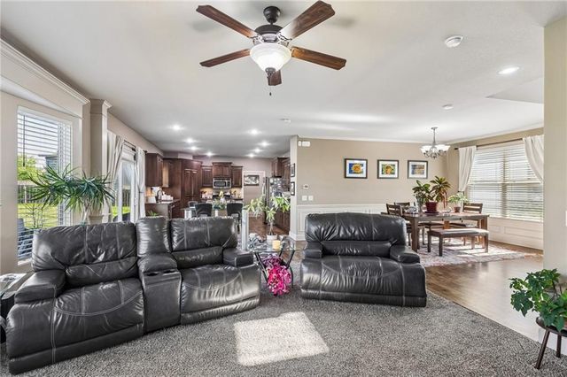 9830 N Kentucky Avenue, Kansas City, MO 64157