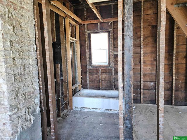 210 Cedar Street, Omaha, NE 68108