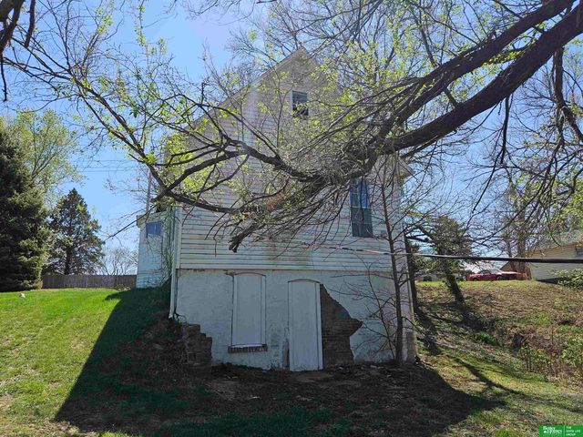 210 Cedar Street, Omaha, NE 68108