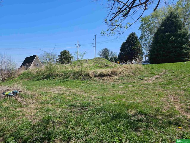 210 Cedar Street, Omaha, NE 68108