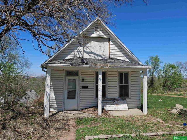 210 Cedar Street, Omaha, NE 68108