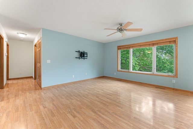 178 Minnesota Avenue, Roseville, MN 55113