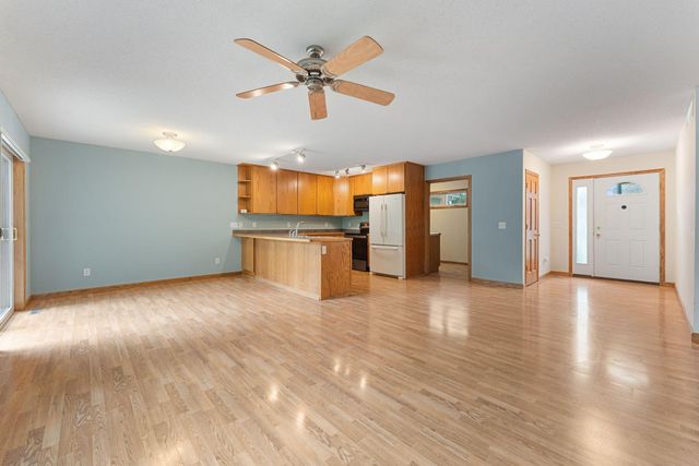 178 Minnesota Avenue, Roseville, MN 55113