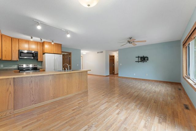 178 Minnesota Avenue, Roseville, MN 55113