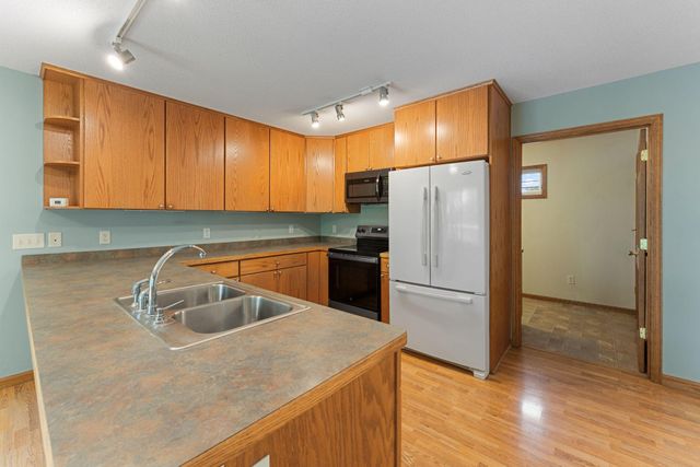 178 Minnesota Avenue, Roseville, MN 55113