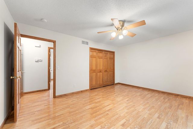 178 Minnesota Avenue, Roseville, MN 55113