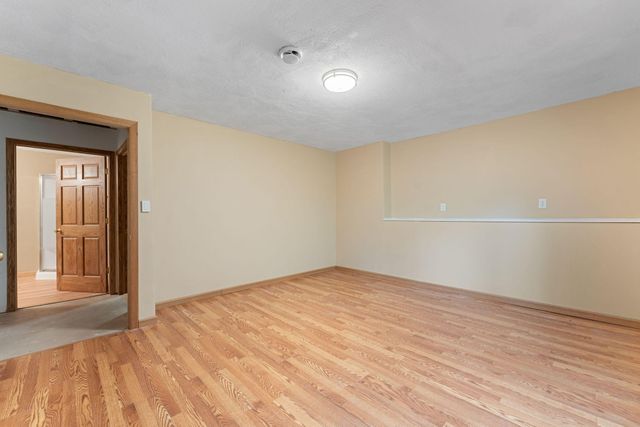 178 Minnesota Avenue, Roseville, MN 55113