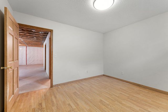 178 Minnesota Avenue, Roseville, MN 55113