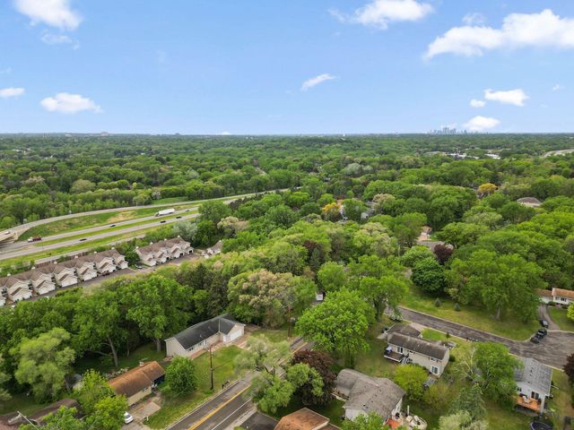 178 Minnesota Avenue, Roseville, MN 55113