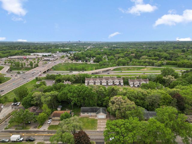 178 Minnesota Avenue, Roseville, MN 55113