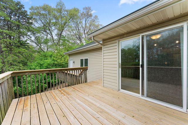 178 Minnesota Avenue, Roseville, MN 55113