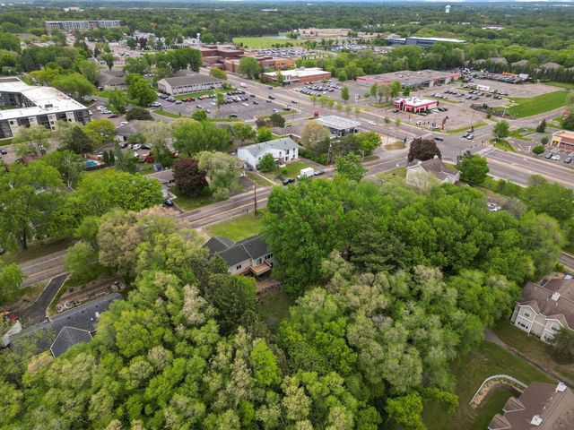 178 Minnesota Avenue, Roseville, MN 55113