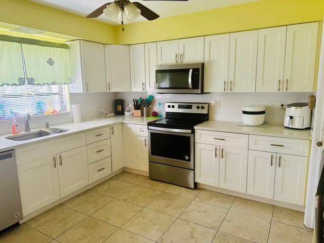 4964 Eaglewood Road A, Boynton Beach, FL 33436