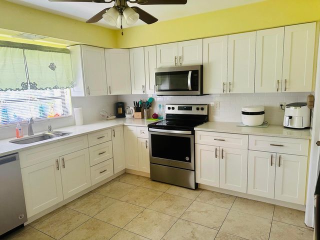 4964 Eaglewood Road A, Boynton Beach, FL 33436