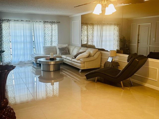4964 Eaglewood Road A, Boynton Beach, FL 33436
