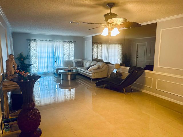 4964 Eaglewood Road A, Boynton Beach, FL 33436