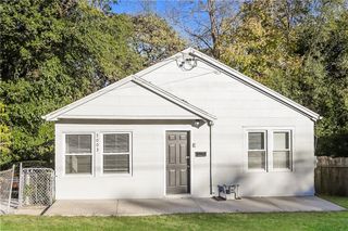 7003 Jackson Avenue, Kansas City, MO 64132