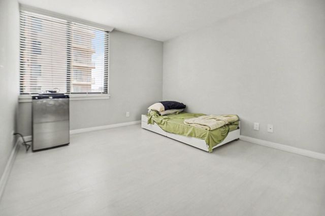 3525 Sage Road 1110, Houston, TX 77056