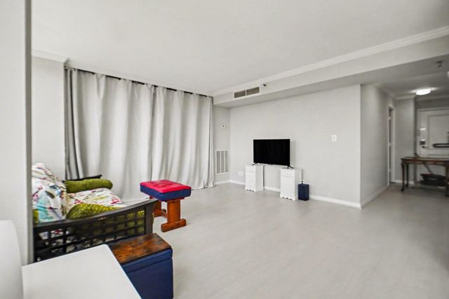 3525 Sage Road 1110, Houston, TX 77056