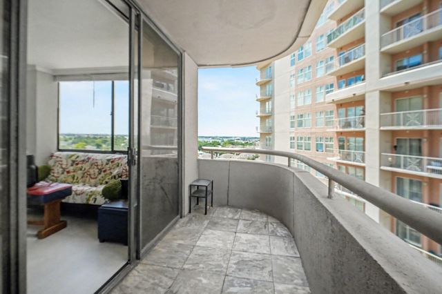 3525 Sage Road 1110, Houston, TX 77056