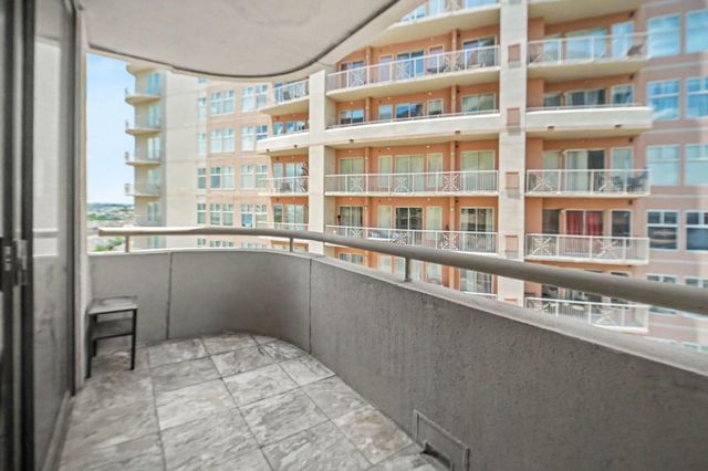 3525 Sage Road 1110, Houston, TX 77056