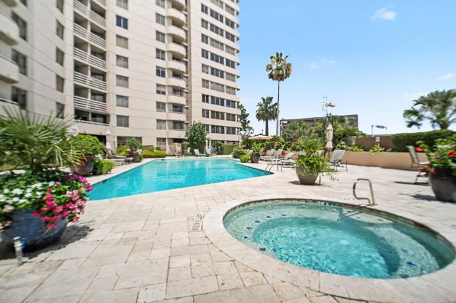 3525 Sage Road 1110, Houston, TX 77056