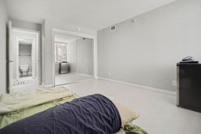 3525 Sage Road 1110, Houston, TX 77056