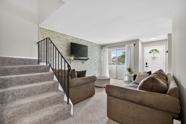 2302 Windsor Lane, Country Club Hills, IL 60478