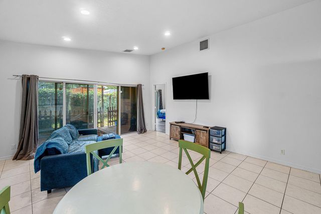 2406 SUNDY Avenue, Delray Beach, FL 33444